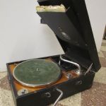 687 8176 GRAMOPHONE